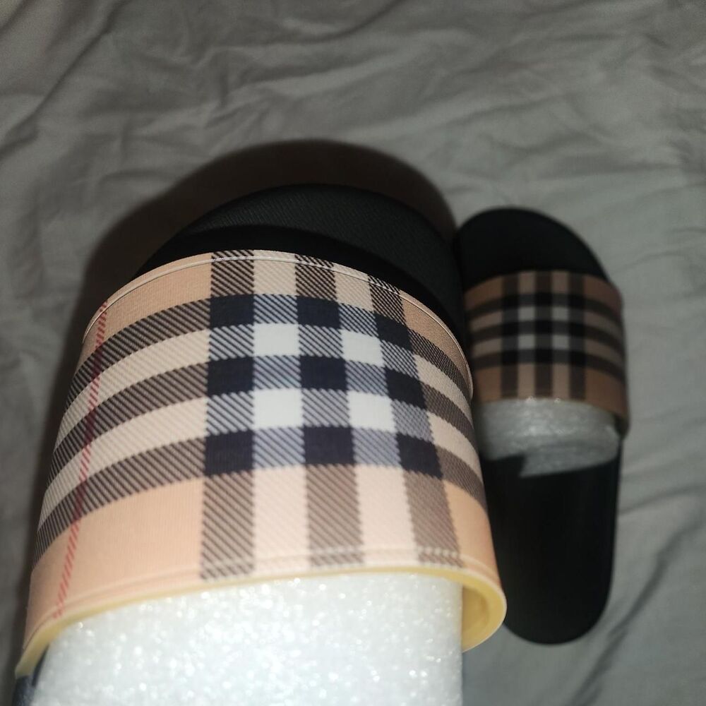 Burberry Men's multi Slides - Picture 5 of 6
